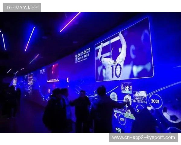 欧冠主题球迷艺术展在伦敦开幕，融合足球与本地文化